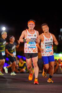 BIB: 424, 62404, 42373
                            <button type="button" onclick="openModal(21559867)" class="btn btn-primary btn-sm float-right btn-popup" data-toggle="modal" data-target=".modal-high-quality">
                        <i class="fas fa-shopping-cart"></i> Add to Cart
                    </button>
                                            <button type="button" onclick="isThisMe(21559867, true)" class="btn btn-success btn-sm float-right btn-popup btn-isme hidden" data-toggle="tooltip" data-placement="bottom" title="นี่คือรูปของคุณใช่ไหม คลิกที่นี่เพื่อเอาเข้าอัลบั้ม">
                        <i class="fas fa-plus"></i> Add to album
                    </button>
                    <button type="button" onclick="isThisMe(21559867, false)" class="btn btn-warning btn-sm float-right btn-popup btn-isnotme hidden">
                        <i class="fas fa-ban"></i> Remove from album
                    </button>